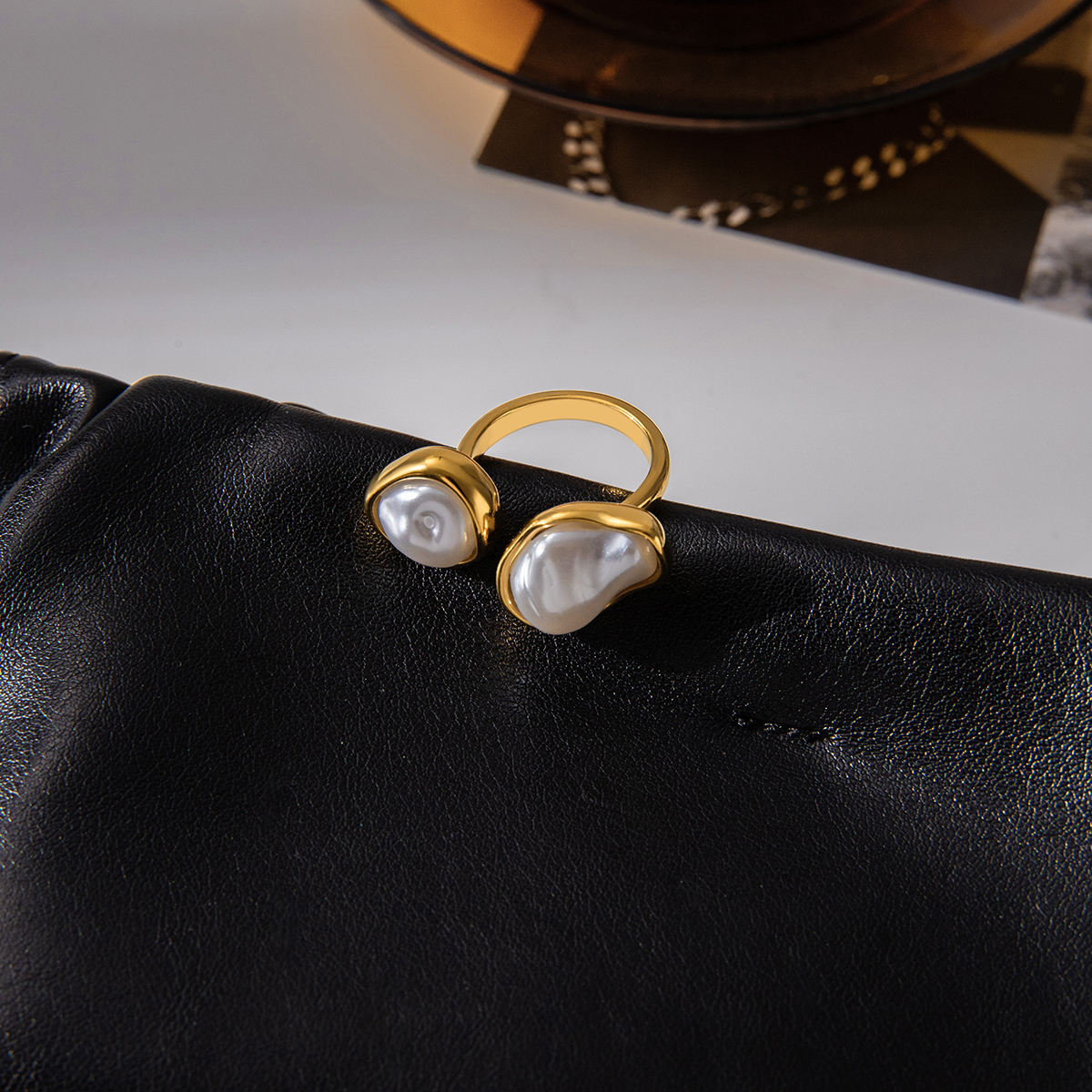 Dingran Simulated Pearl Ring